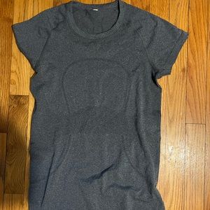 Lululemon short sleeve top